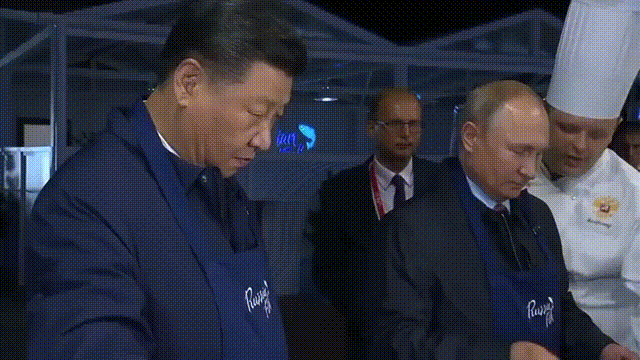 5b980e53e4b0d10e1c53955b_1450955028646-chsuqu_t_1536691800240_640_360_400.gif